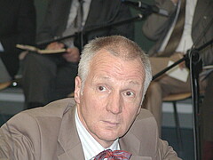 Das Bild zeigt Gastreferent Prof. em. Dr. Bernhard Rank.
