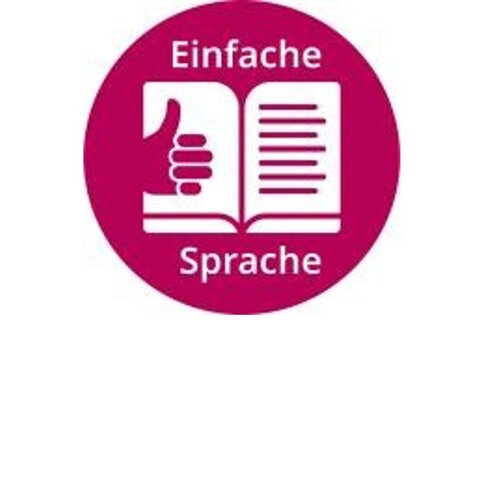 Piktogramm zur Barrierefreiheit in Bezug uf Einfache Sprache  Es wird einfache Sprache verwendet. Für Menschen mit Lern- oder auch Leseschwierigkeiten oder Personen mit eingeschränkten Deutschkenntnissen ist Sprache eine Barriere, die ihnen gesellschaftliche Teilhabe versperrt. Bei der einfachen Sprache wird auf komplizierte Satzstrukturen oder wenig bekannte Fremdwörter verzichtet. Einfache Sprache ist nicht mit der Leichten Sprache zu verwechseln, die deutlich von der Standardsprache abweicht und sich an Menschen richtet, die ganz besondere Schwächen beim Lesen oder beim Verstehen eines Textes haben.