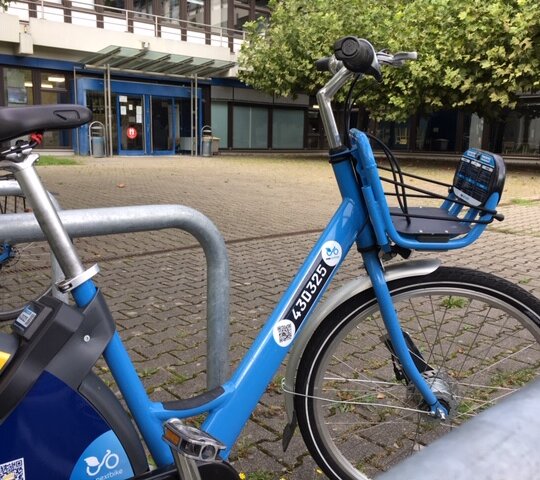 NextBike vor dem Neubau