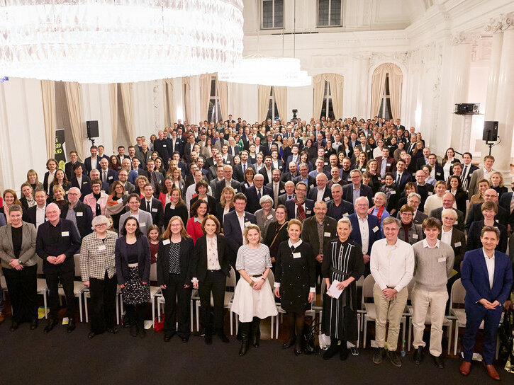 Gruppenbild der neuberufenen Professor:innen