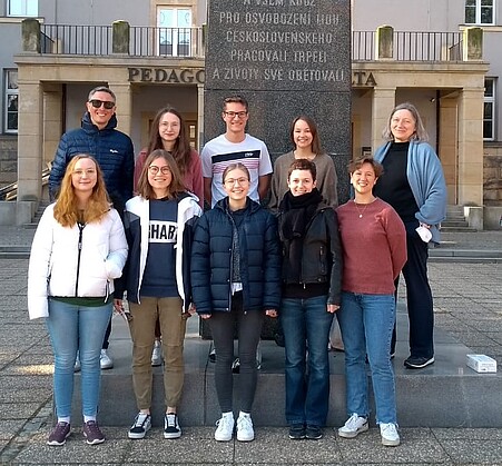 Gruppenbild der Exkursionsteilnehmer:innen