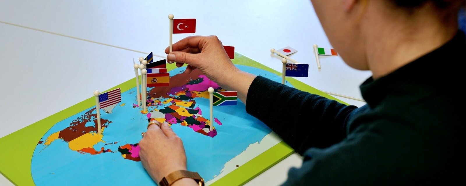 Banner Anerkenung Leistungen Auslandspraktikum Länderflaggen