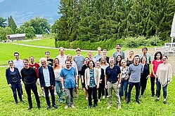 Gruppenbild des EFFORT-Teams aufgenommen in den Schweizer Bergen
