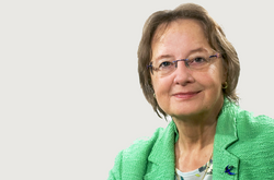 Das Foto zeigt ein Portrait von Prof. Dr. Rosemarie Tracy.