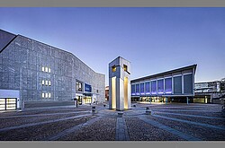 Kultur- und Kongresszentrum in Stuttgart von Außen.