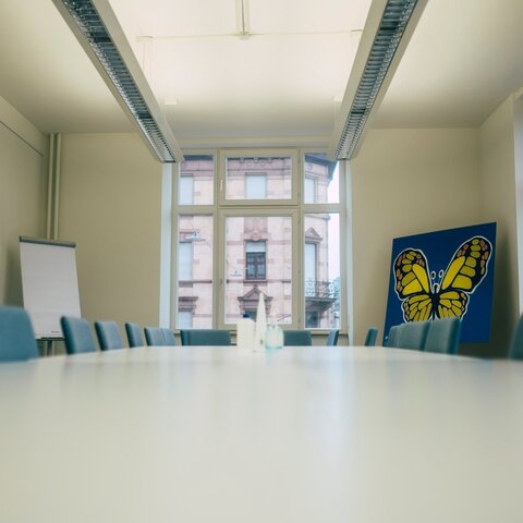 Ein Arbeitstisch im Transferzentrum.