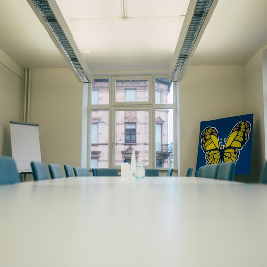 Ein Arbeitstisch im Transferzentrum.