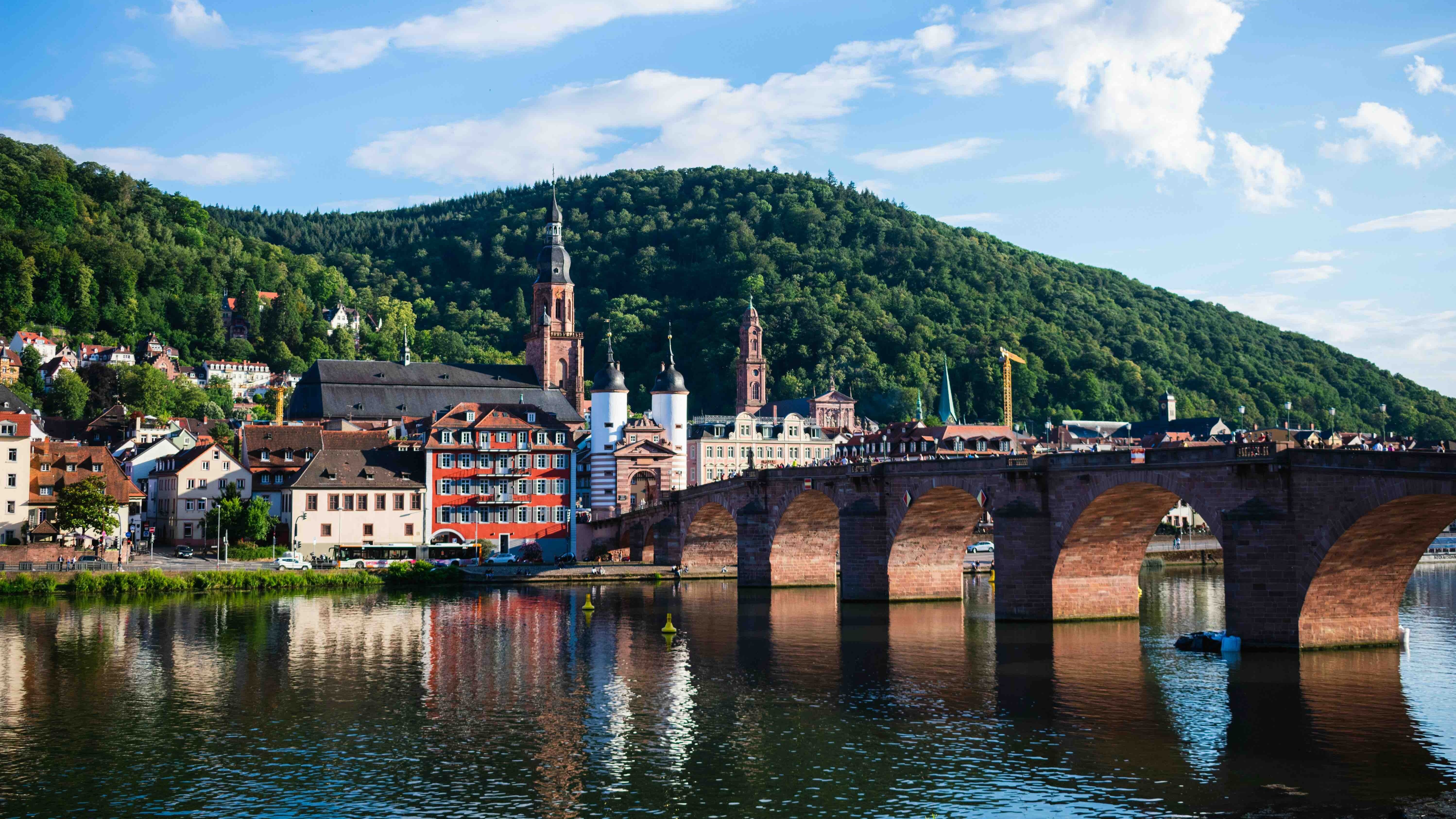 Zu sehen ist eine Ansicht auf die Heidelberger Altstadt.