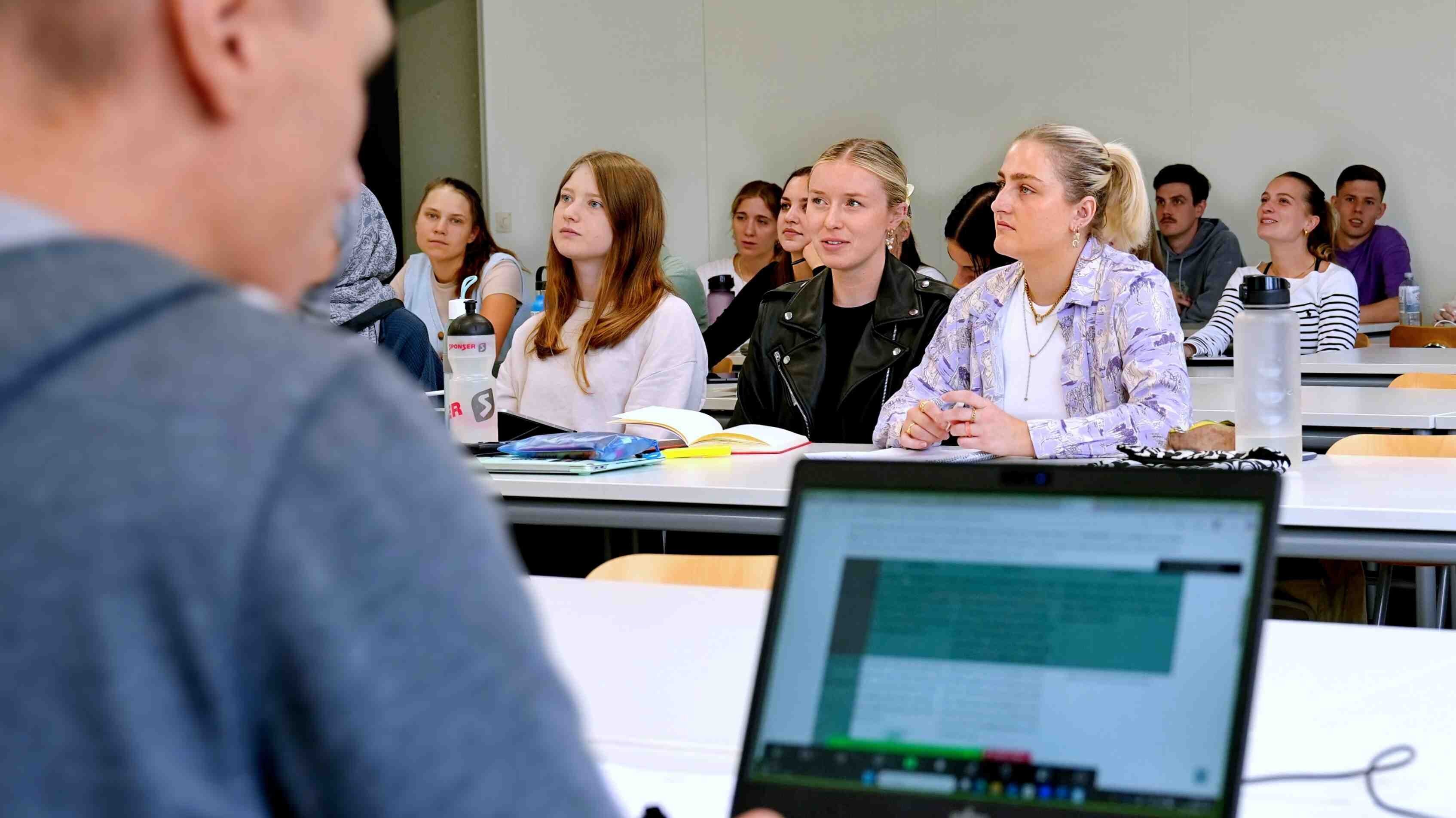Studierende im Seminar Lehramt Mathematik