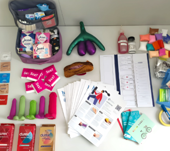 Lernbox mit Materialien zur Sexuellen Bildung