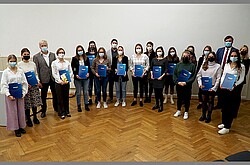 Gruppenbild der Stipendiat:innen des Deutschlandsstipendiums und der Förderer