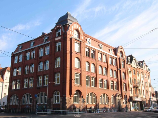 Außenansicht des Standortes Bergheimerstraße 104