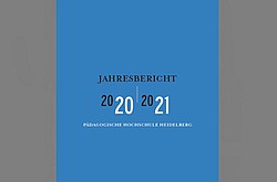 Das Bild zeigt das blaue Cover des Jahresberichtes der PH. Copyright Pädagogische Hochschule Heidelberg