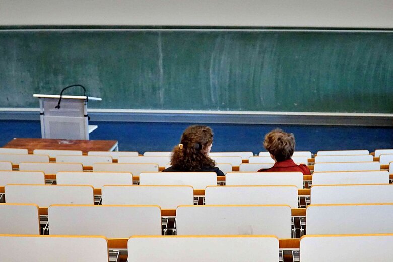 Zu sehen ist ein Hörsaal der Pädagogischen Hochschule Heidelberg.