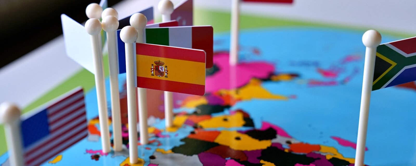 Banner Akademisches Auslandsamt Länderflaggen