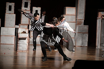 Szene aus dem Kindermusiktheaterstück Ritter Rost