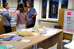 Das Foto zeigt Menschen im Zweiten BNE-Café des Heidelberger Zentrums Bildung für nachhaltige Entwicklung.