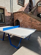 Tischtennisplatte im Altbauhof