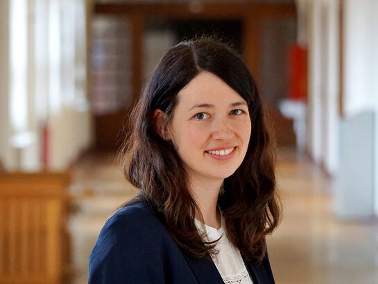 Das Foto zeigt ein Porträt von Katja Schwemmer.