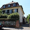 Das Bild zeigt das Haus der Pädagogischen Hochschule Heidelberg in der Zeppelinstraße 3.