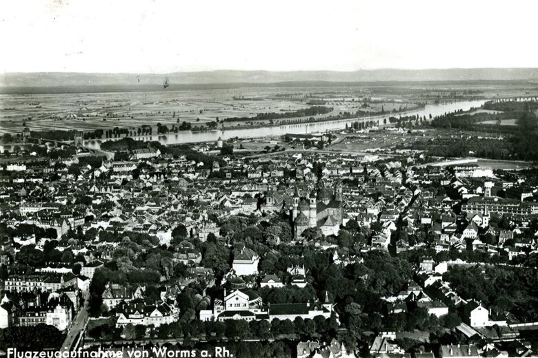 Luftaufnahme der Stadt Worms von 1934