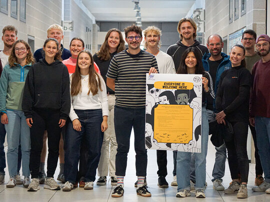 Gruppenbild des Hochschulsports mit dem unterzeichneten Awareness-Statement.